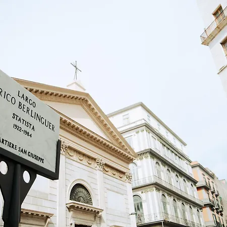 Barone 4* نابولي