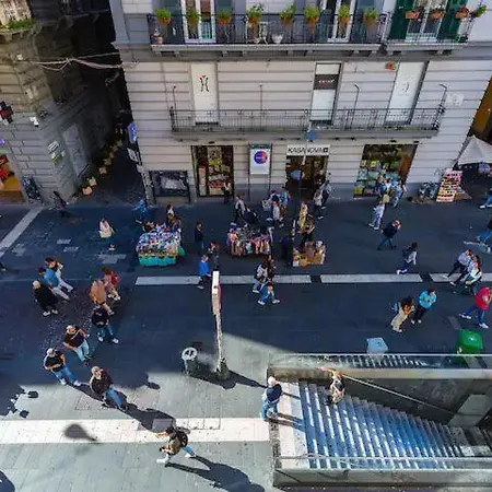 Barone 4* نابولي